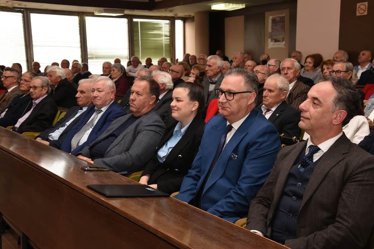 Prisutni na proslavata 80 god. penzionersko organiziranje